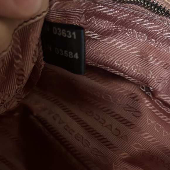 Prada Purse in Blush Nylon with Snake skin detail and gunmetal hardware - Picture 5 of 8